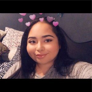 Meet your Posher, Cassandra